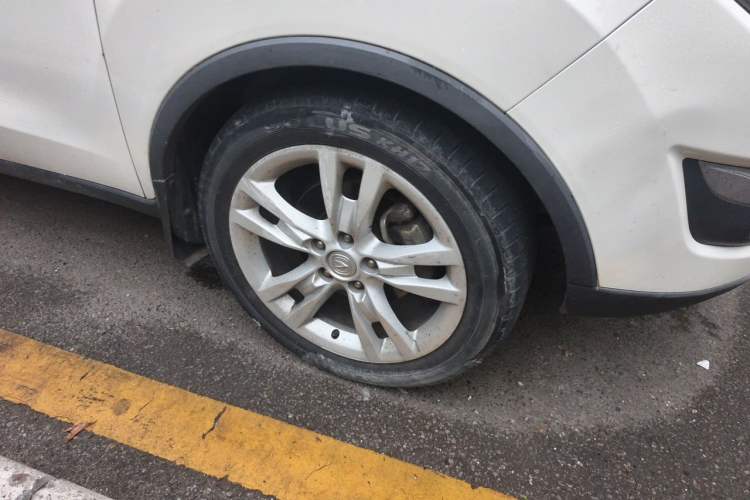 Used CHANGAN CS35 2012 1.6L Automatic Luxury Version China IV Standard Right Front Wheel Hub