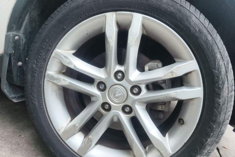 Used CHANGAN CS35 2012 1.6L Automatic Luxury Version China IV Standard Right Front Wheel Hub