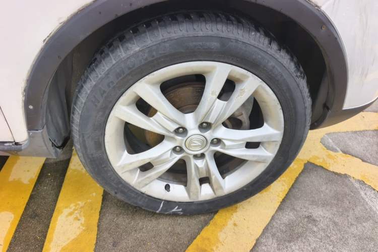 Used CHANGAN CS35 2012 1.6L Automatic Luxury Version China IV Standard Right Front Wheel Hub