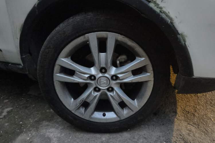 Used CHANGAN CS35 2012 1.6L Manual Luxury Model China IV Standard Right Front Wheel Hub