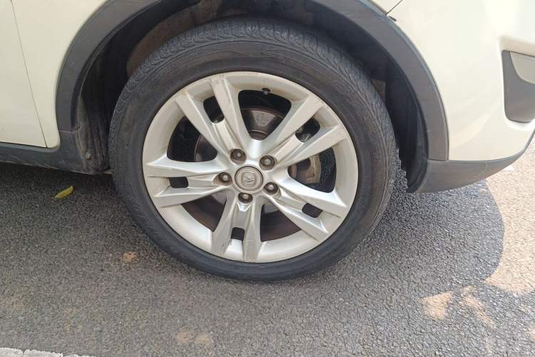 Used CHANGAN CS35 2012 1.6L Automatic Luxury Version China IV Standard Right Front Wheel Hub