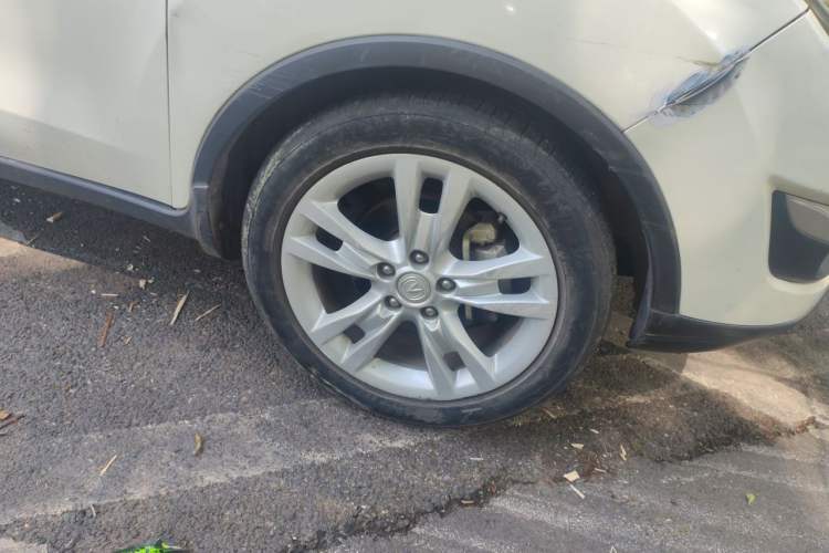 Used CHANGAN CS35 2012 1.6L Automatic Luxury Version China IV Standard Right Front Wheel Hub