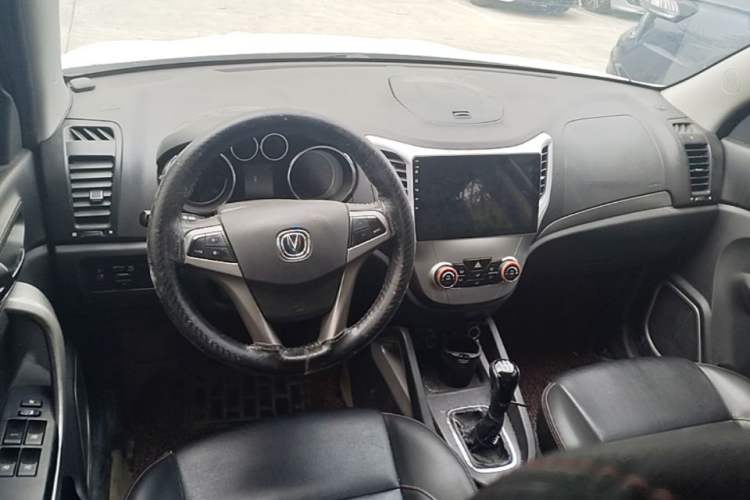 Used CHANGAN CS35 2012 1.6L Manual Luxury Model China IV Standard Steering Wheel