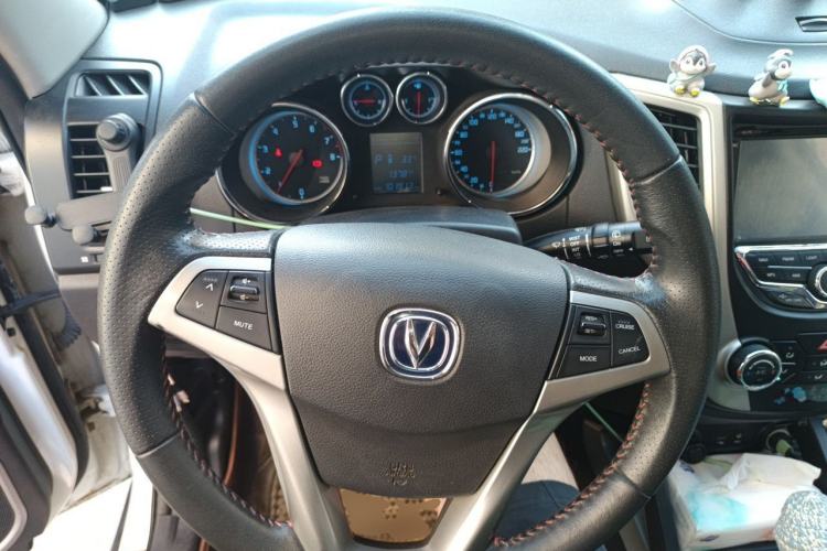 Used CHANGAN CS35 2012 1.6L Automatic Luxury Version China IV Standard Steering Wheel