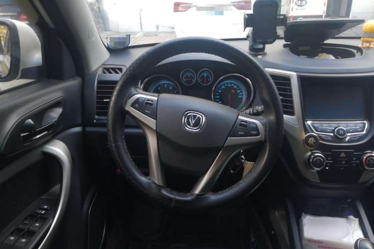 Used CHANGAN CS35 2012 1.6L Automatic Luxury Version China IV Standard Steering Wheel