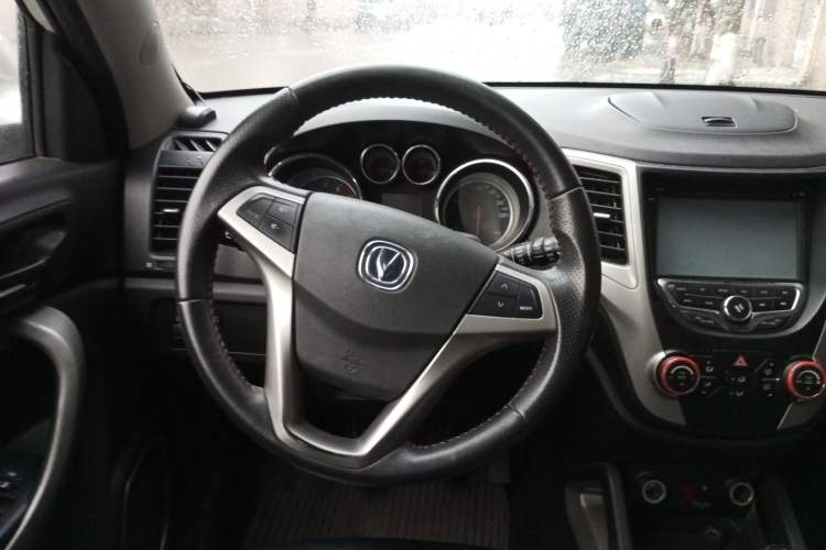 Used CHANGAN CS35 2012 1.6L Manual Luxury Model China IV Standard Steering Wheel