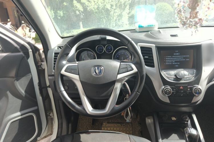 Used CHANGAN CS35 2012 1.6L Automatic Luxury Version China V Standard Steering Wheel