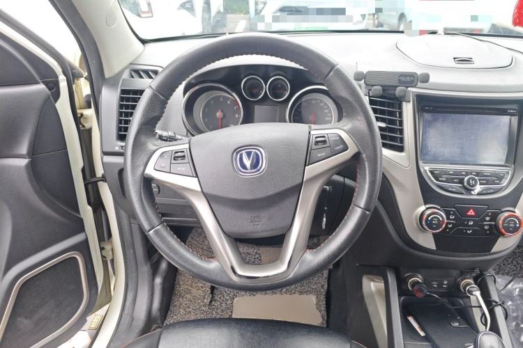 Used CHANGAN CS35 2012 1.6L Automatic Luxury Version China IV Standard Steering Wheel