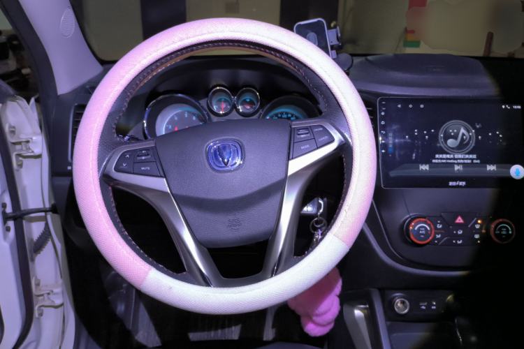 Used CHANGAN CS35 2012 1.6L Automatic Luxury Version China IV Standard Steering Wheel
