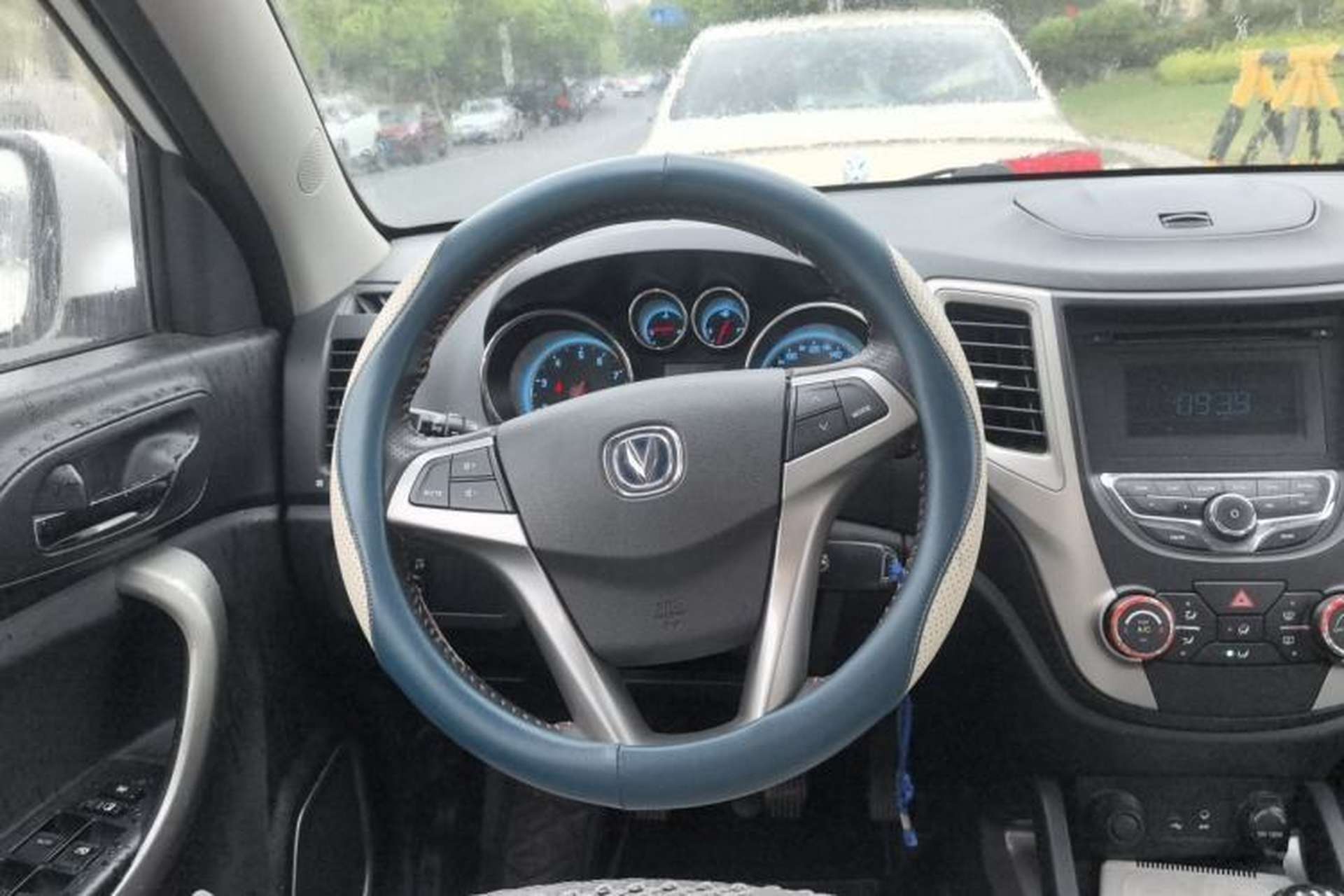 Used CHANGAN CS35 2012 1.6L Manual Luxury Version China V Standard Steering Wheel