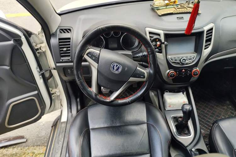 Used CHANGAN CS35 2012 1.6L Manual Comfort Version China V Standard Steering Wheel