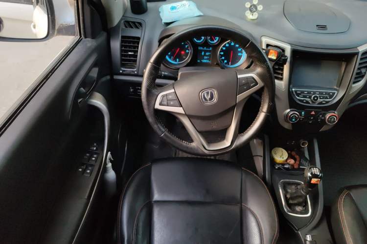 Used CHANGAN CS35 2012 1.6L Manual Luxury Model China IV Standard Steering Wheel