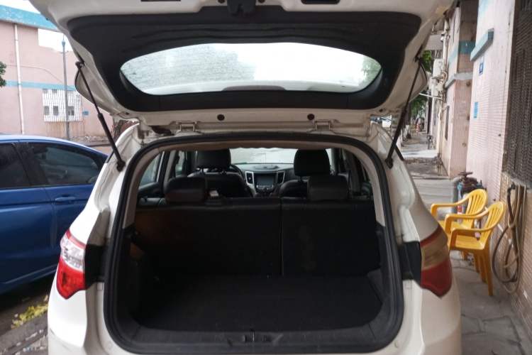 Used CHANGAN CS35 2012 1.6L Manual Luxury Model China IV Standard Trunk
