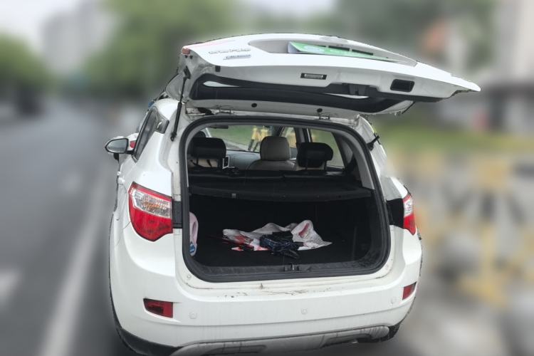 Used CHANGAN CS35 2012 1.6L Manual Luxury Version China V Standard Trunk