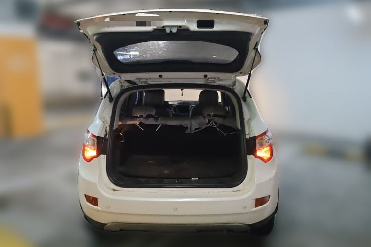 Used CHANGAN CS35 2012 1.6L Manual Comfort Edition China IV Standard Trunk