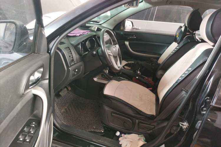 Used CHANGAN CS35 2014 1.6L Automatic Luxury Model China IV Standard Driver Seat
