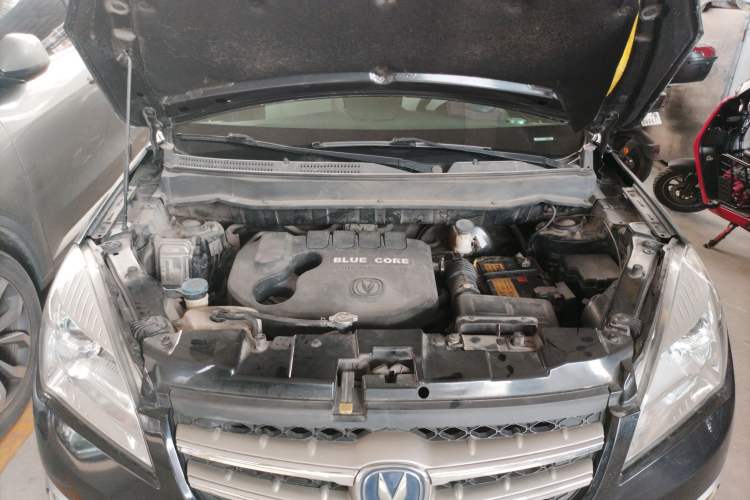 Used CHANGAN CS35 2014 1.6L Automatic Luxury Model China IV Standard Engine Bay