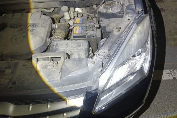 Used CHANGAN CS35 2014 1.6L Manual Luxury Model China IV Standard Engine Bay Left