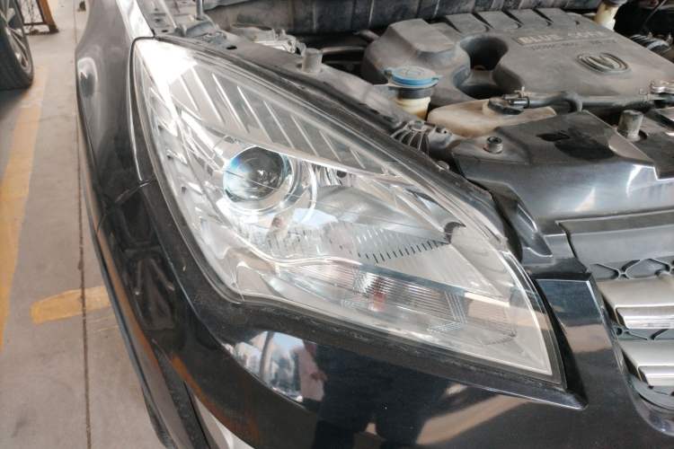 Used CHANGAN CS35 2014 1.6L Automatic Luxury Model China IV Standard Right Front Headlight