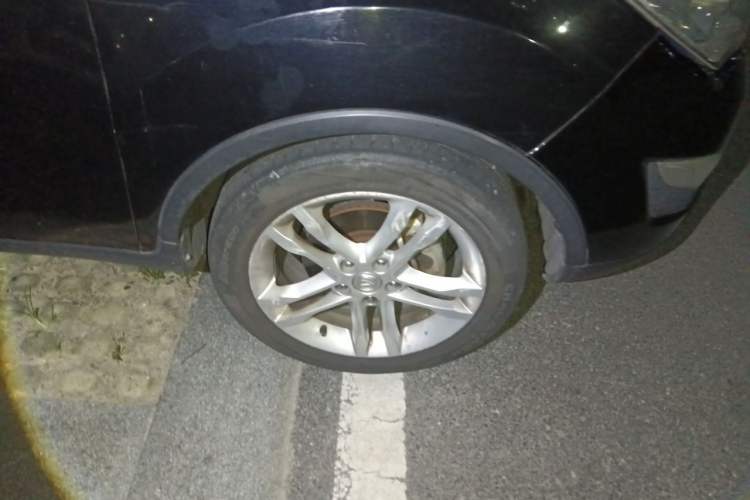 Used CHANGAN CS35 2014 1.6L Manual Luxury Model China IV Standard Right Front Wheel Hub