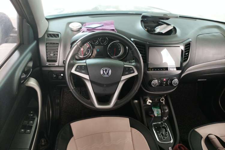Used CHANGAN CS35 2014 1.6L Automatic Luxury Model China IV Standard Steering Wheel