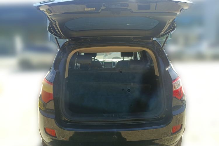 Used CHANGAN CS35 2014 1.6L Automatic Luxury Model China V Standard Trunk