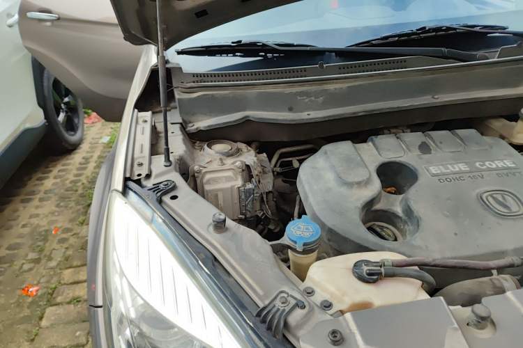 Used CHANGAN CS35 2014 1.6L Automatic Luxury Model China IV Standard Engine Bay Right