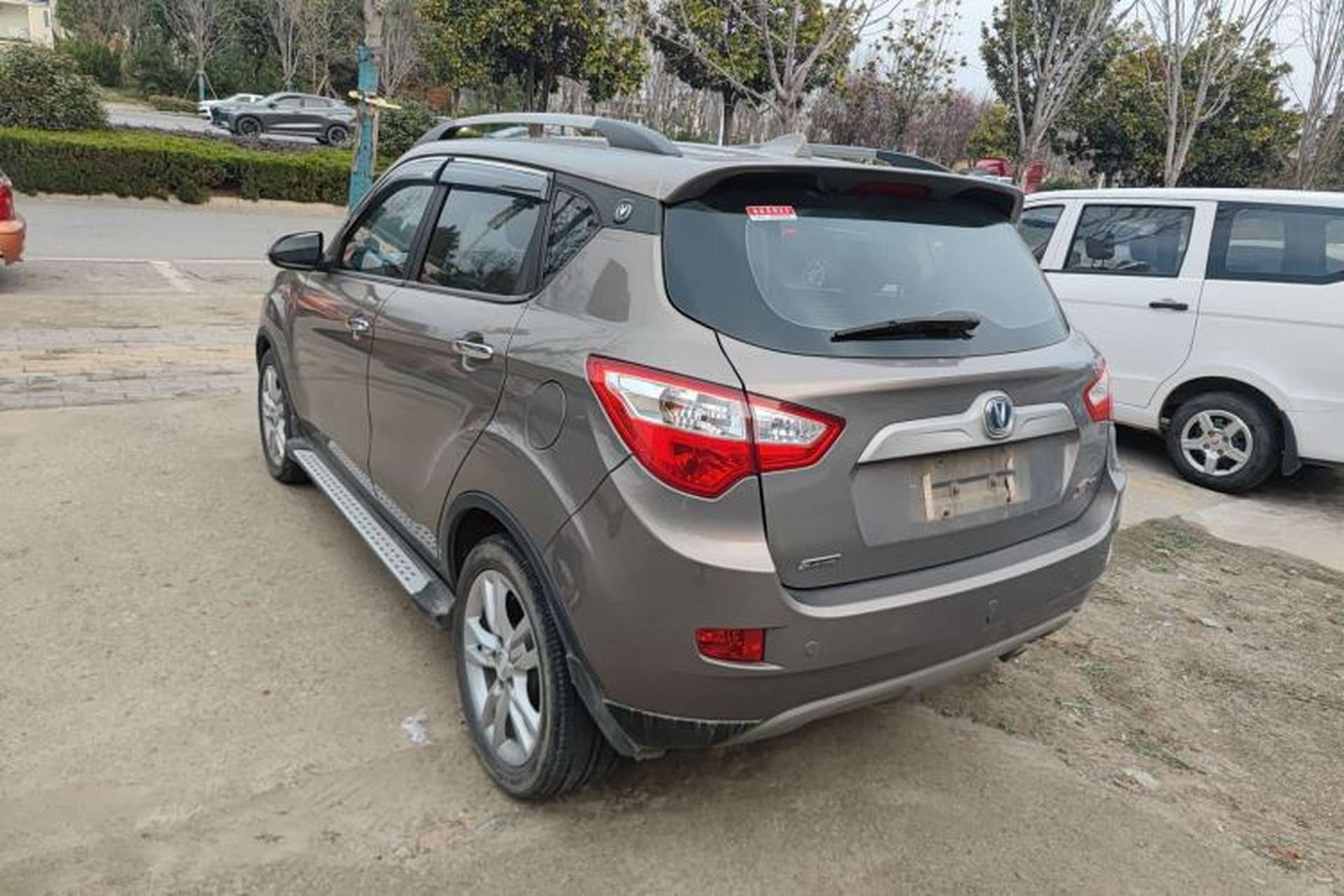 Used CHANGAN CS35 2014 1.6L Automatic Luxury Model China IV Standard Exterior 2