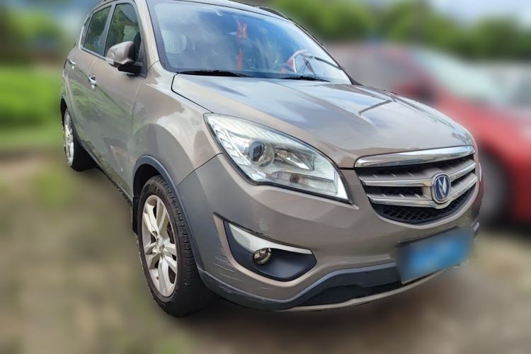 Used CHANGAN CS35 2014 1.6L Automatic Luxury Model China IV Standard Front Right 45 Deg
