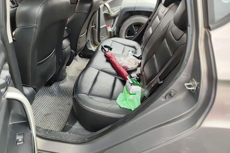 Used CHANGAN CS35 2014 1.6L Automatic Luxury Model China IV Standard Left Rear Seat