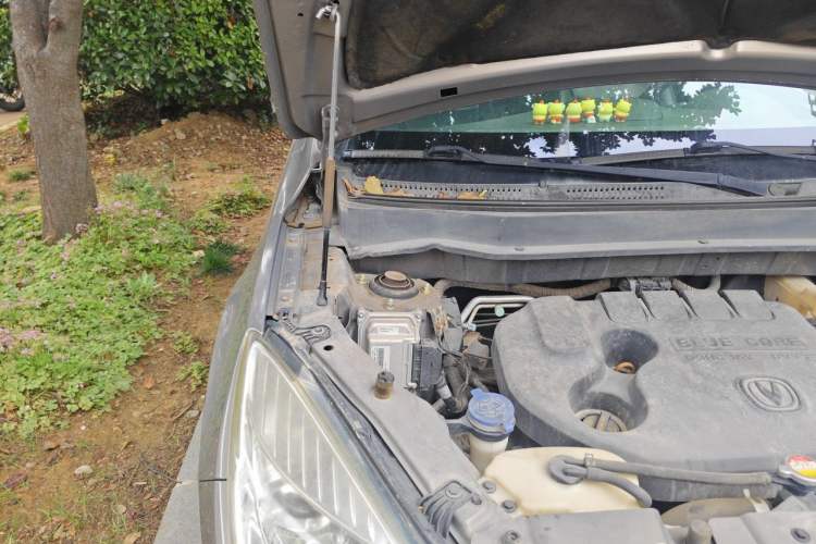 Used CHANGAN CS35 2014 1.6L Manual Luxury Model China IV Standard Engine Bay Right