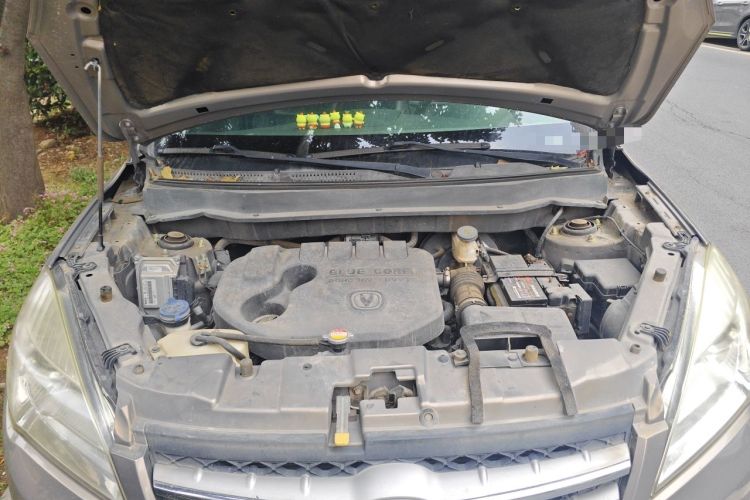 Used CHANGAN CS35 2014 1.6L Manual Luxury Model China IV Standard Engine Bay