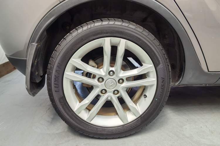 Used CHANGAN CS35 2014 1.6L Manual Luxury Model China IV Standard Exterior 6