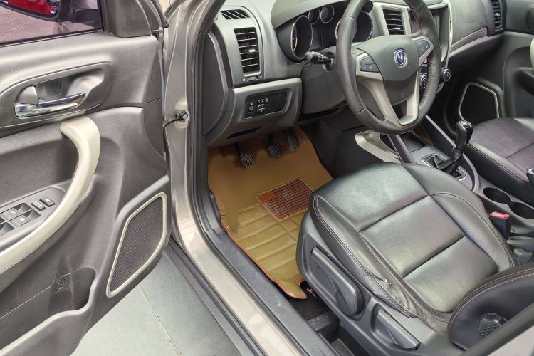 Used CHANGAN CS35 2014 1.6L Manual Luxury Model China IV Standard Exterior 9