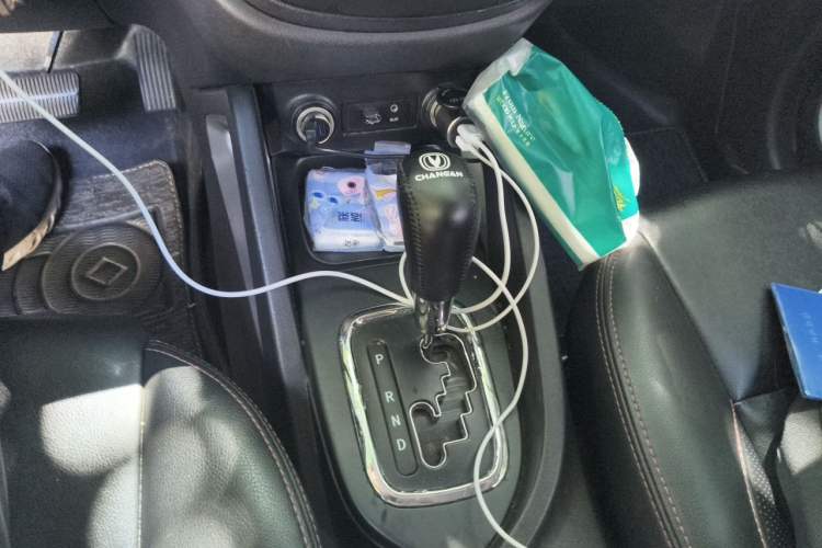 Used CHANGAN CS35 2014 1.6L Automatic Luxury Model China IV Standard Gear Lever