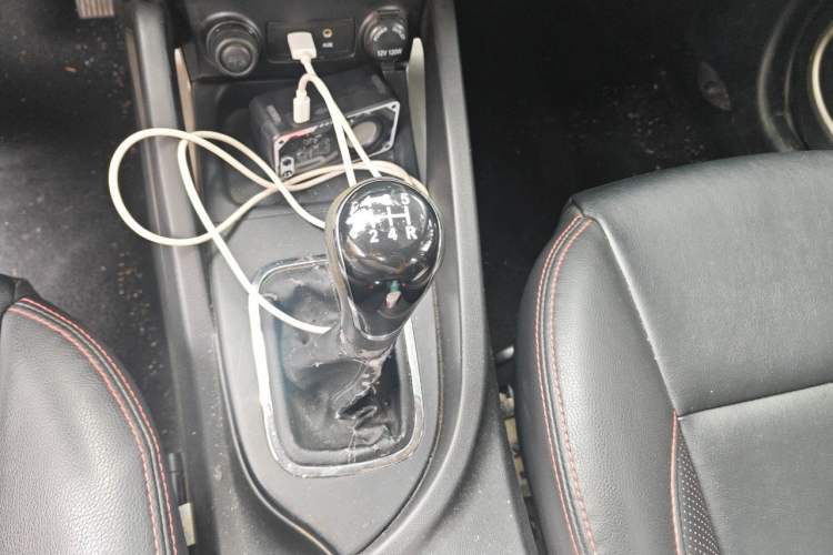 Used CHANGAN CS35 2014 1.6L Manual Luxury Model China IV Standard Gear Lever