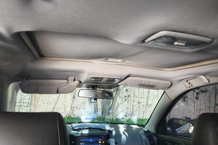 Used CHANGAN CS35 2014 1.6L Automatic Luxury Model China IV Standard Headliner