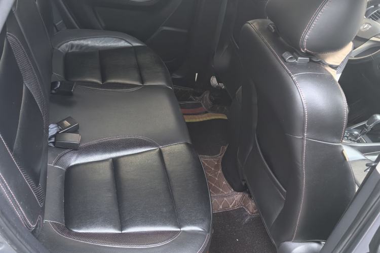 Used CHANGAN CS35 2014 1.6L Automatic Luxury Model China IV Standard Interior 1