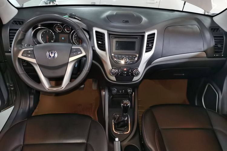 Used CHANGAN CS35 2014 1.6L Manual Luxury Model China IV Standard Interior 2