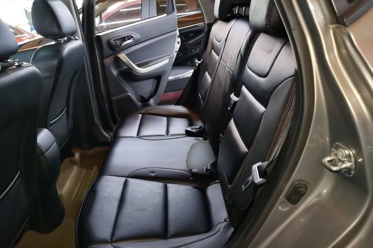 Used CHANGAN CS35 2014 1.6L Manual Luxury Model China IV Standard Interior 4