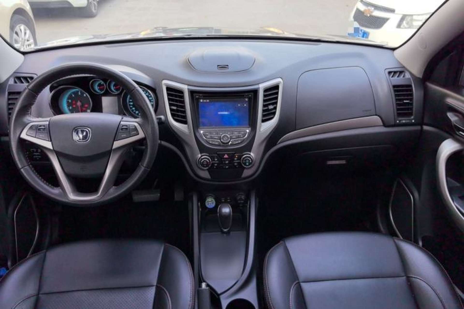 Used CHANGAN CS35 2014 1.6L Automatic Luxury Model China IV Standard Interior 5