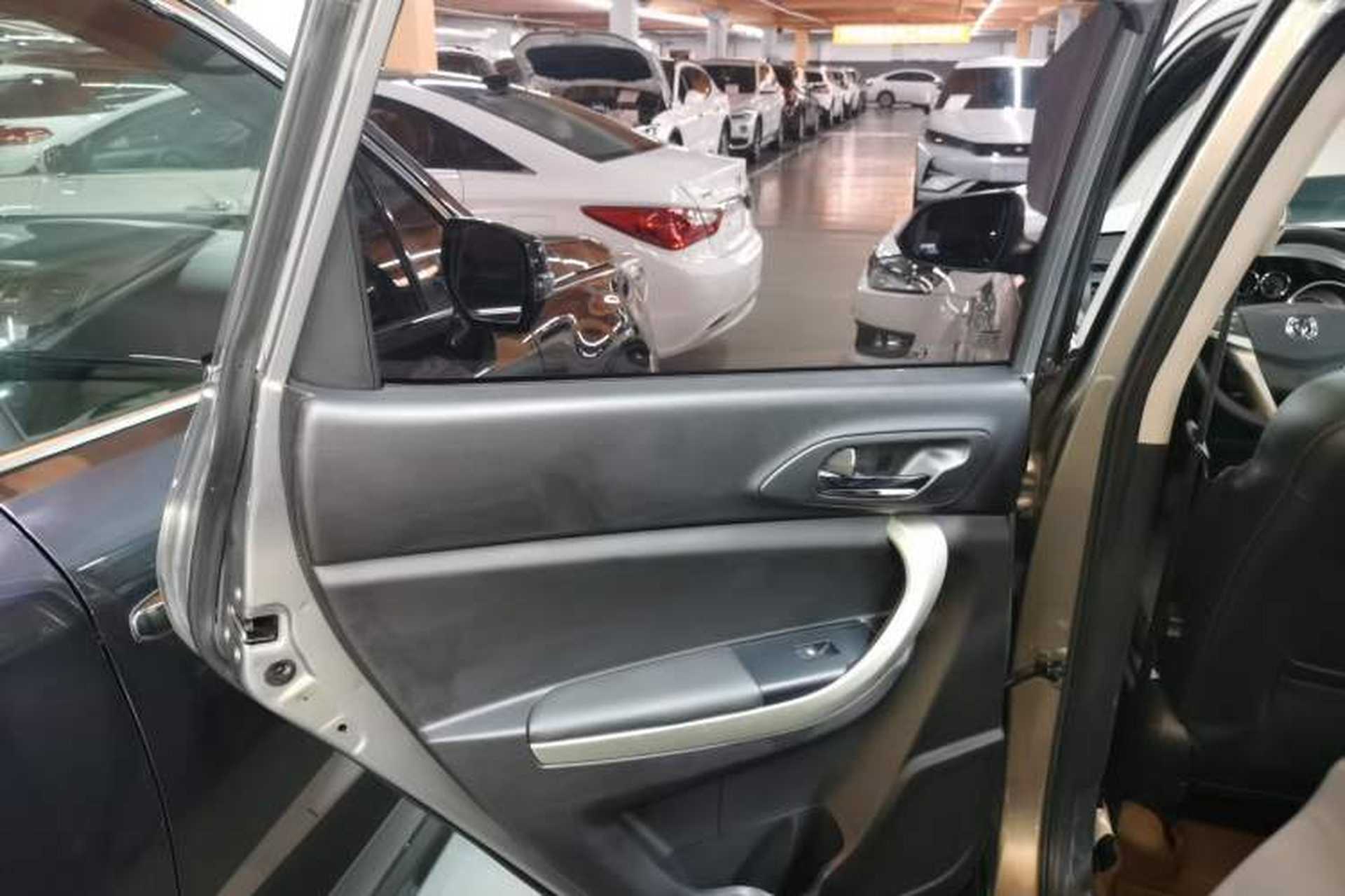 Used CHANGAN CS35 2014 1.6L Manual Luxury Model China IV Standard Interior 8
