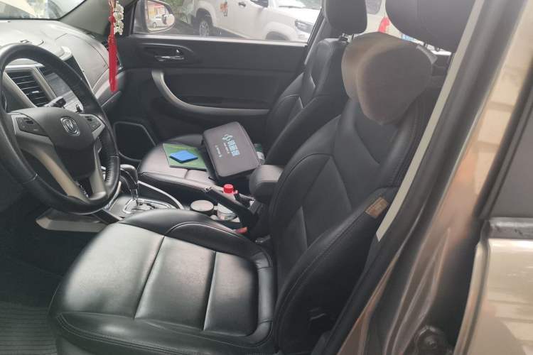 Used CHANGAN CS35 2014 1.6L Automatic Luxury Model China IV Standard Left Front Seat