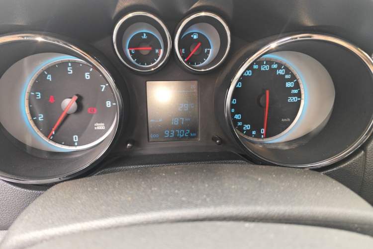 Used CHANGAN CS35 2014 1.6L Manual Luxury Model China IV Standard Odometer Close Up
