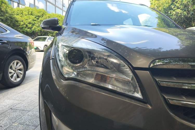Used CHANGAN CS35 2014 1.6L Automatic Luxury Model China IV Standard Right Front Headlight