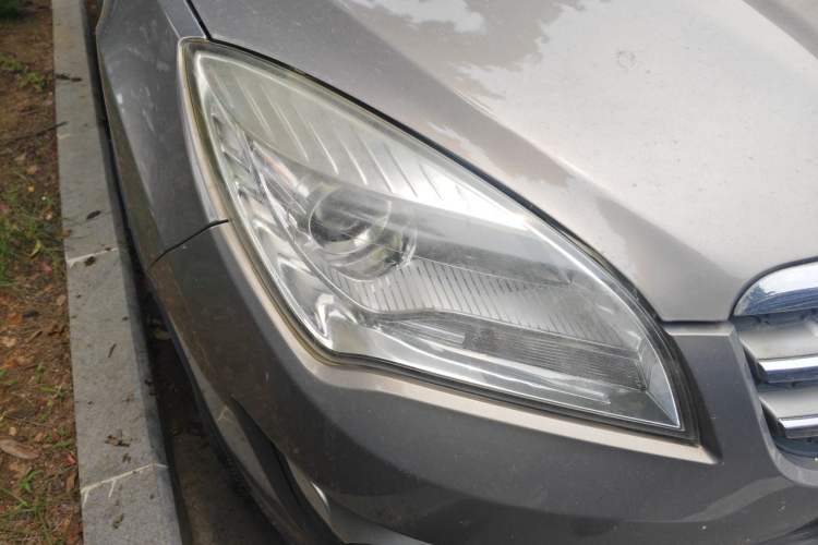 Used CHANGAN CS35 2014 1.6L Manual Luxury Model China IV Standard Right Front Headlight
