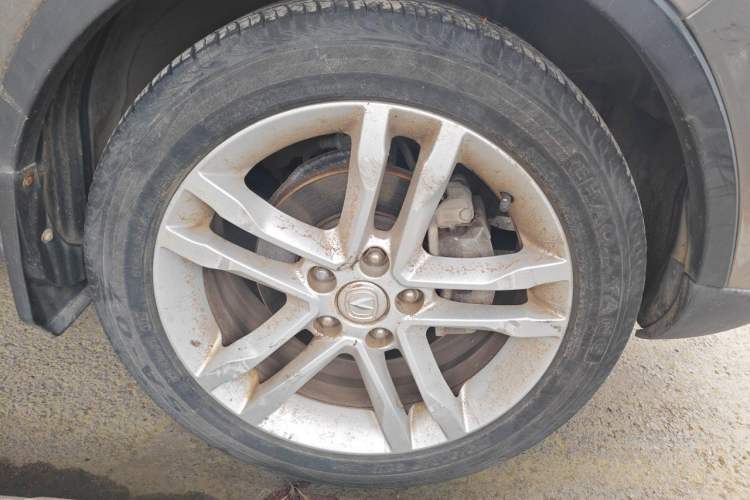 Used CHANGAN CS35 2014 1.6L Manual Luxury Model China IV Standard Right Front Wheel Hub