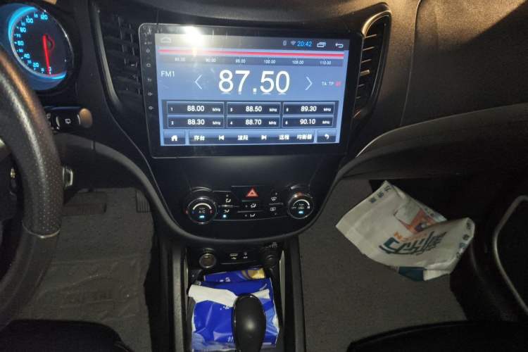 Used CHANGAN CS35 2014 1.6L Automatic Luxury Model China IV Standard Audio And AC Panel
