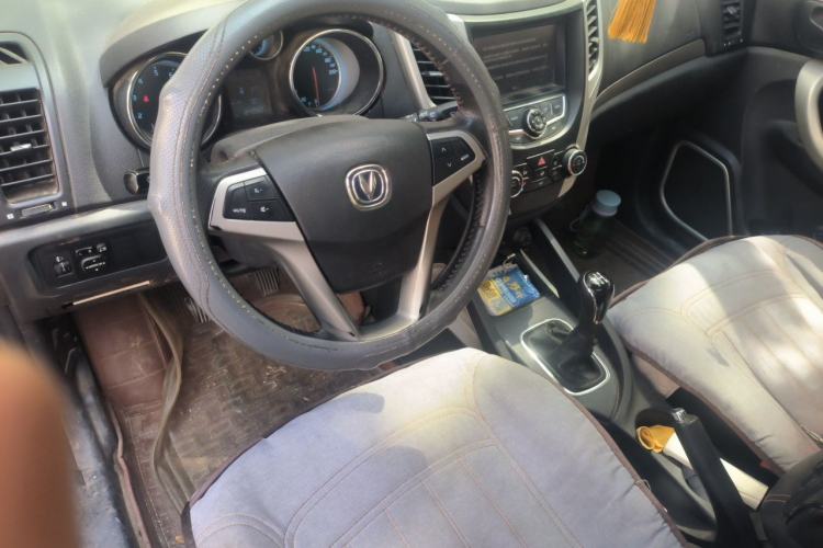 Used CHANGAN CS35 2014 1.6L Manual Luxury Model China IV Standard Center Console