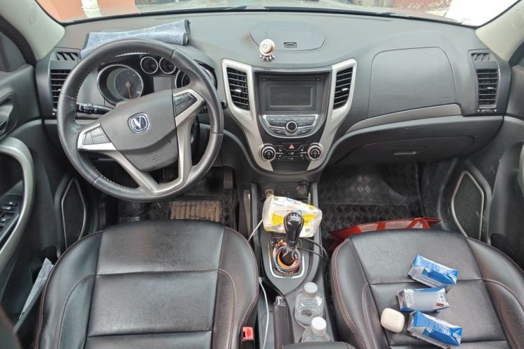 Used CHANGAN CS35 2014 1.6L Manual Luxury Model China IV Standard Center Console